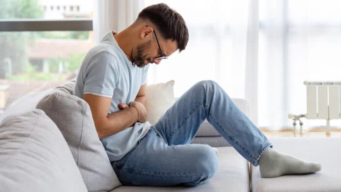 Côte fêlée : Combien de temps dure la douleur et comment la soulager ?